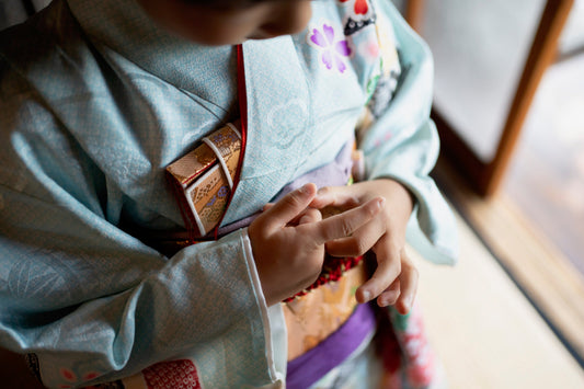 七五三を迎える母親の和装ヘアスタイル Orinuva髪飾り